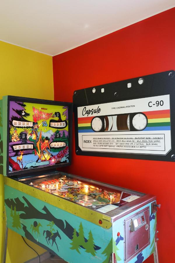 Capsule 90'S - Balneo - Sauna - Flipper - Billard - Netflix - Nintendo Switch & Jeux - Mons Ngoại thất bức ảnh